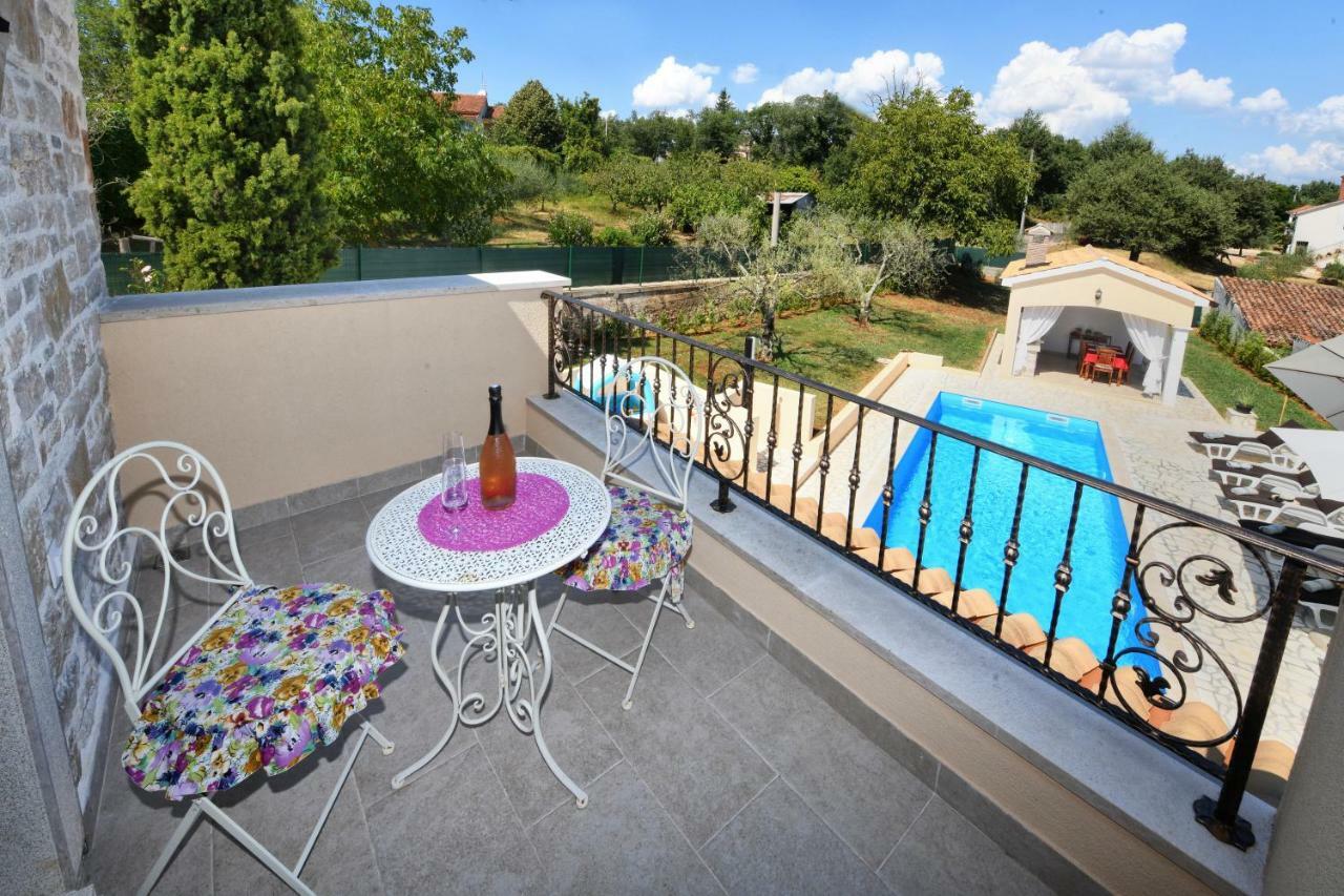 Villa Emilia Vižinada Exteriör bild