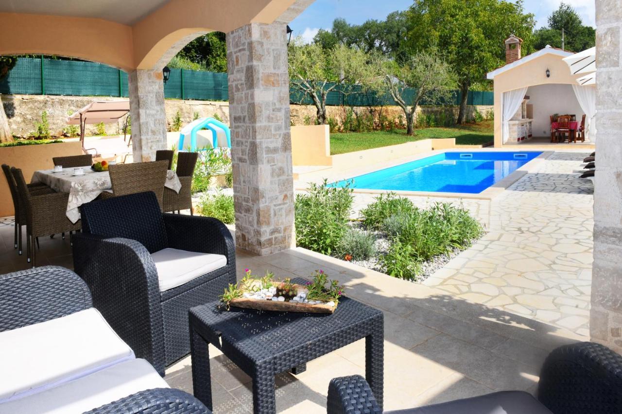 Villa Emilia Vižinada Exteriör bild